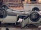 Auto cae desde tercer piso en Plaza Lilas; una mujer resulta herida