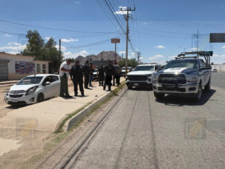 Persecución termina con tres detenidos armados tras choque