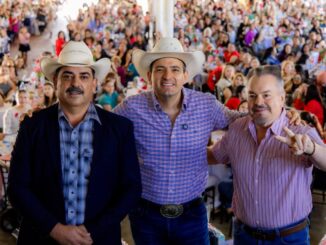 Celebra Marco Bonilla a más de mil madres de Santa Isabel en su día
