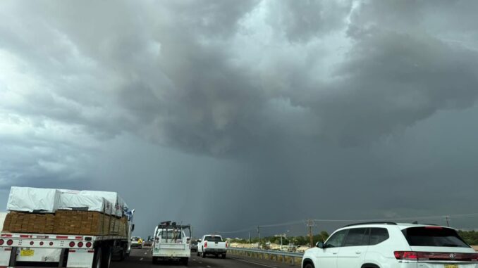Advierten lluvias y altas temperaturas para este fin de semana