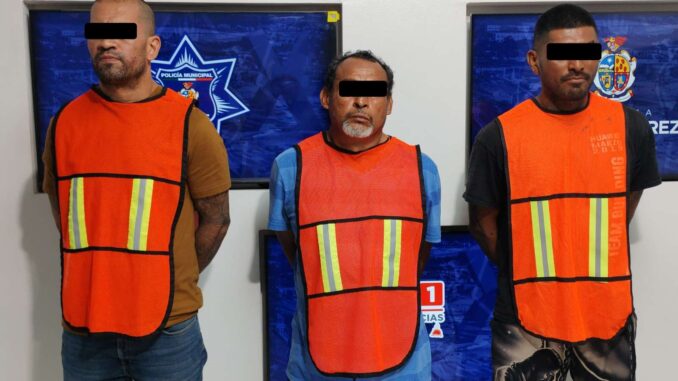Detienen a 3 con dos armas de fuego