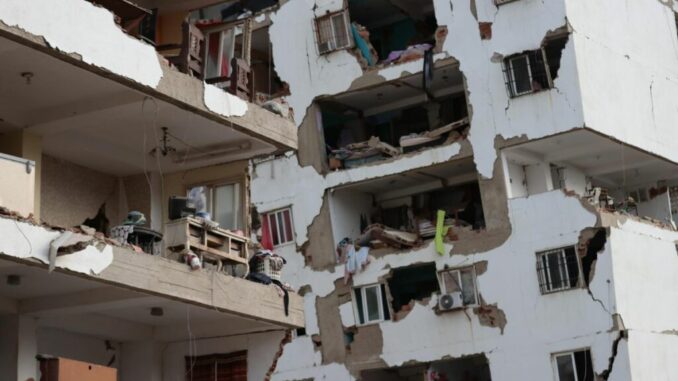 Se registran dos sismos, de 7.2 y 7.5, en Venezuela; hay más de 164 muertos y van 30 réplicas
