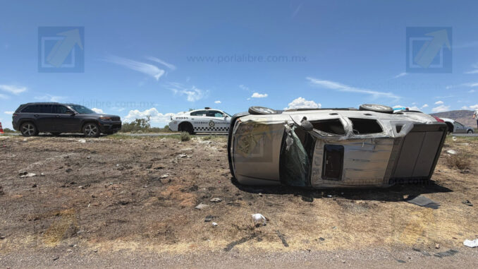 Volcadura en la carretera Chihuahua–Juárez deja cuatro lesionados