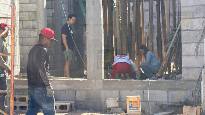 Adulto mayor cae de un techo en una obra en fraccionamiento Paseo del Tecolote