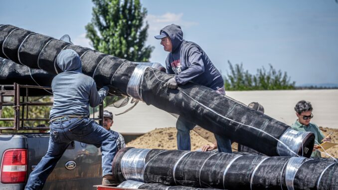 Entrega Desarrollo Rural mallas antigranizo para proteger más de 170 hectáreas de huertos manzaneros