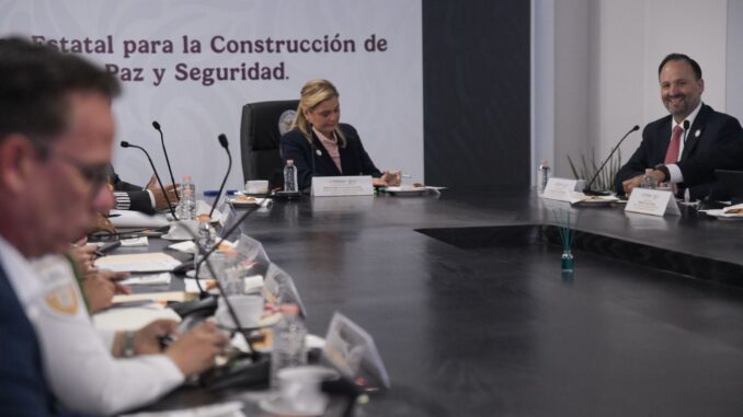 Maru Campos encabeza sesión de la Mesa de Seguridad en las instalaciones de la Guardia Nacional