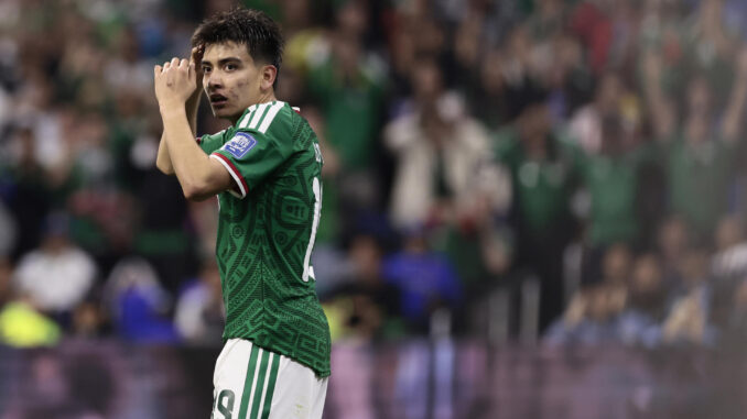 Manchester United se baja de la pugna por Gilberto Mora