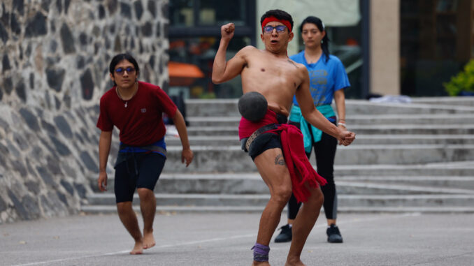 Ulama, el ancestral juego de pelota mexicano que busca su impulso en el Mundial