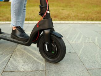 Placas, licencia de conducir y casco: secretario de Movilidad de la CDMX explica nuevas reglas para scooters y motonetas eléctricas