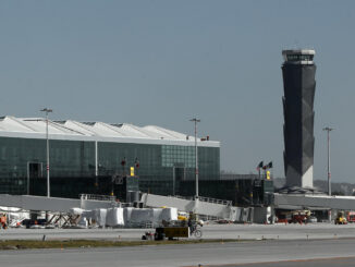 EE.UU. acuerda con México medidas para fortalecer el transporte aéreo entre ambos países