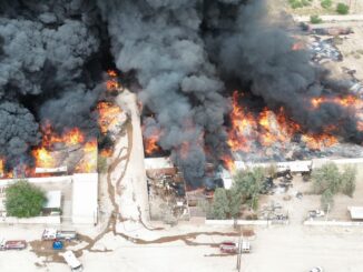 Atienden bomberos incendio en recicladora de la Primero de Mayo; no hay personas lesionadas
