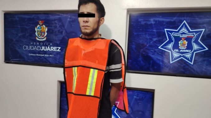 Lo arrestan en vehículo robado